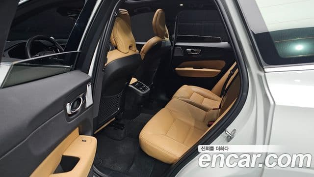 Volvo XC60 2세대 B5 Ultimate Bright, 2024 12