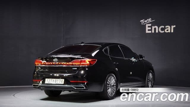 Kia K7 Premier гибрид Signature, 2020 2