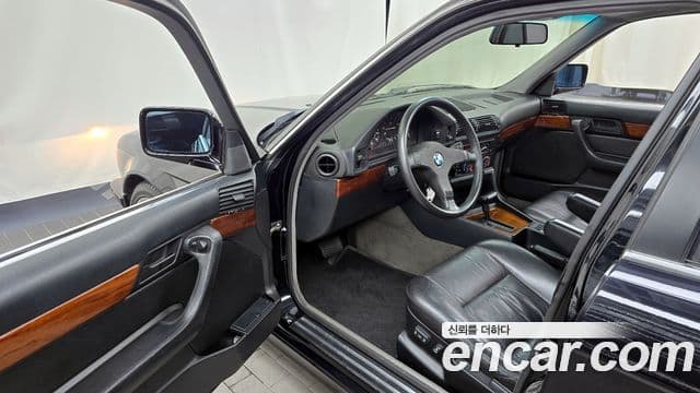 BMW 5시리즈 E34, 2001 10