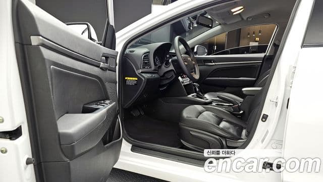 Hyundai Avante AD 1.6 GDI Value Plus, 2018 10