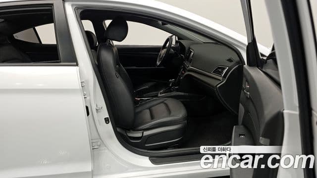 Hyundai Avante AD 1.6 GDI Value Plus, 2018 11