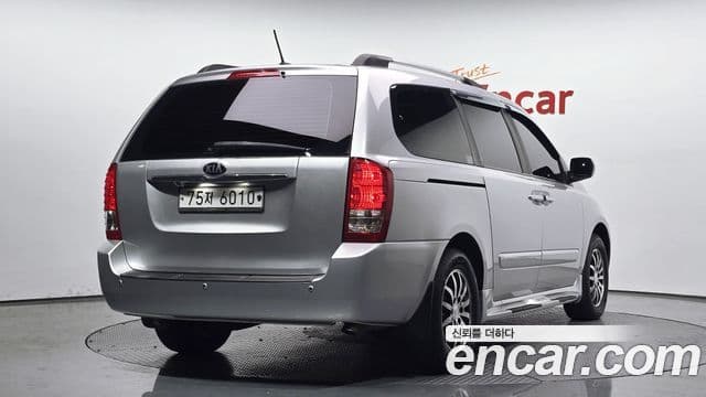 Kia Carnival R President, 2013 2