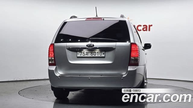 Kia Carnival R President, 2013 4