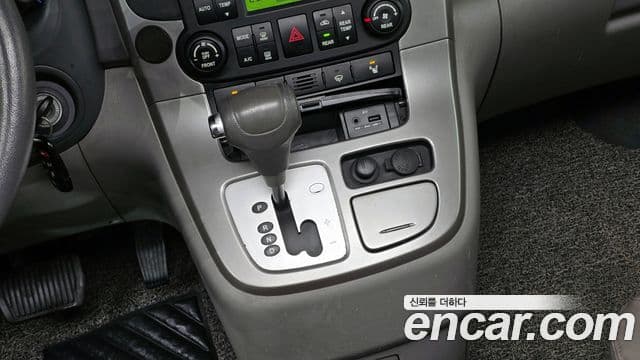 Kia Carnival R President, 2013 9