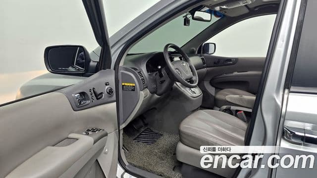 Kia Carnival R President, 2013 11