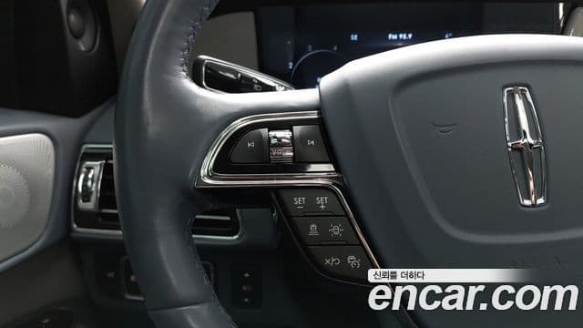 Lincoln Navigator 4세대 3.5L чёрный Label, 2023 13