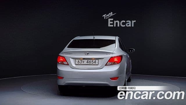 Hyundai Accent(новый кузов / новое поколение) 1.4 VVT Smart, 2015 4