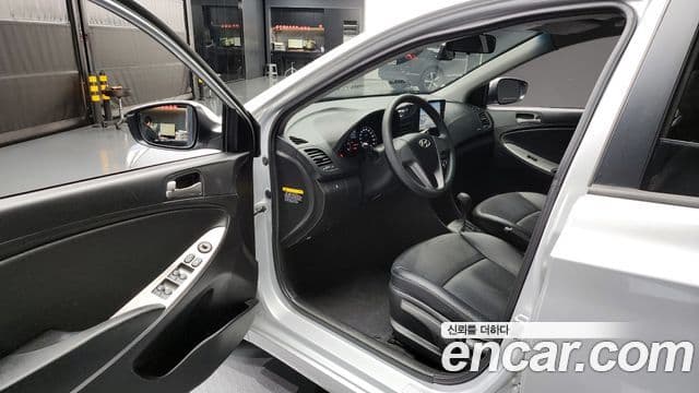 Hyundai Accent(новый кузов / новое поколение) 1.4 VVT Smart, 2015 10