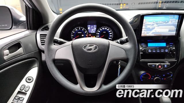 Hyundai Accent(новый кузов / новое поколение) 1.4 VVT Smart, 2015 13