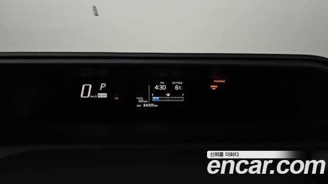 Toyota 프리우스 C 1.5 кроссовер, 2020 8