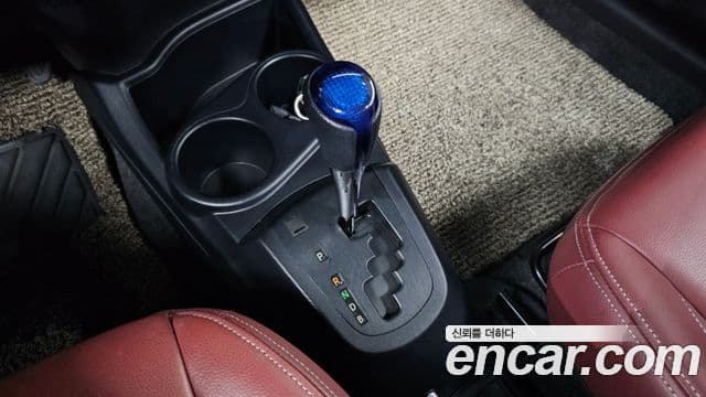 Toyota 프리우스 C 1.5 кроссовер, 2020 9