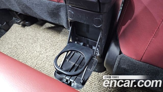 Toyota 프리우스 C 1.5 кроссовер, 2020 19