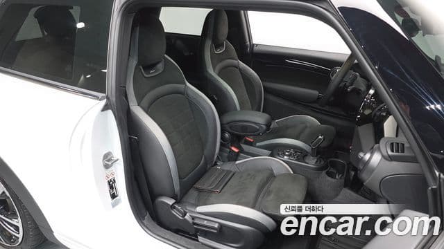 Mini Cooper S 3세대, 2024 10