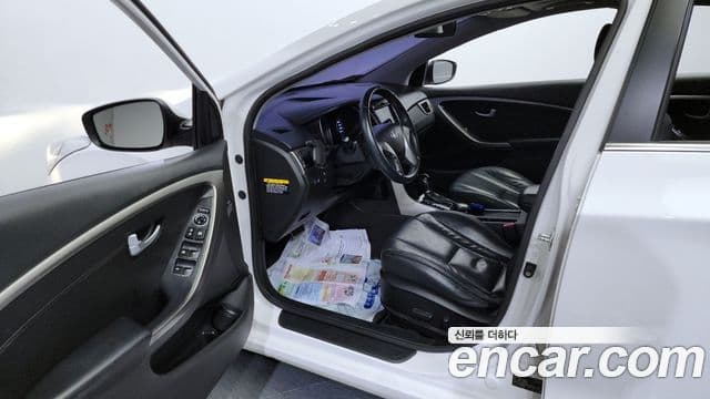 Hyundai i30(новый кузов / новое поколение) дизель 1.6 VGT Extreme, 2012 10