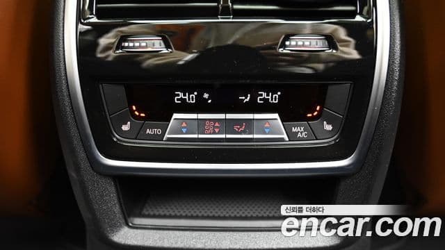 BMW X7 (G07) xDrive 40i Design Pure Excellence 6인승, 2024 16