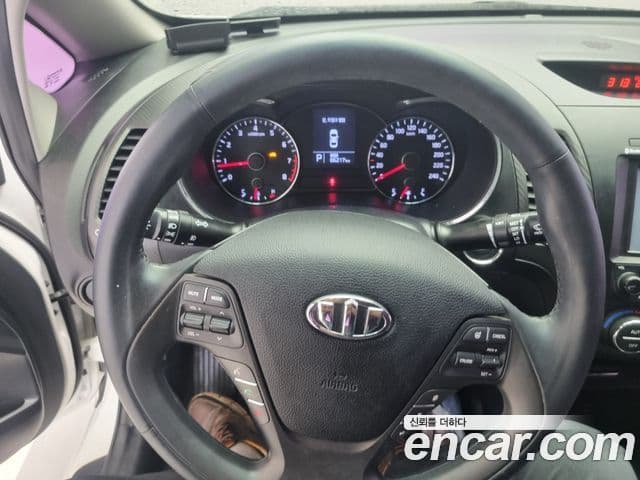 Kia K3 Prestige, 2015 10