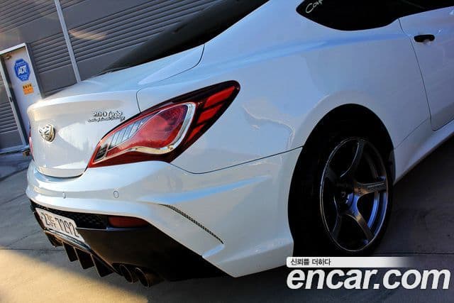 Hyundai Genesis купе 200 турбо D, 2010 18
