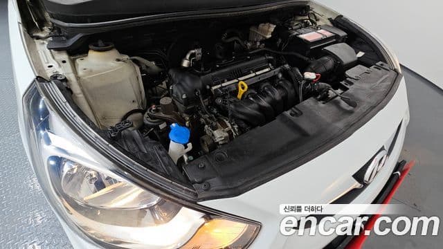 Hyundai Accent(новый кузов / новое поколение) Premier, 2012 6