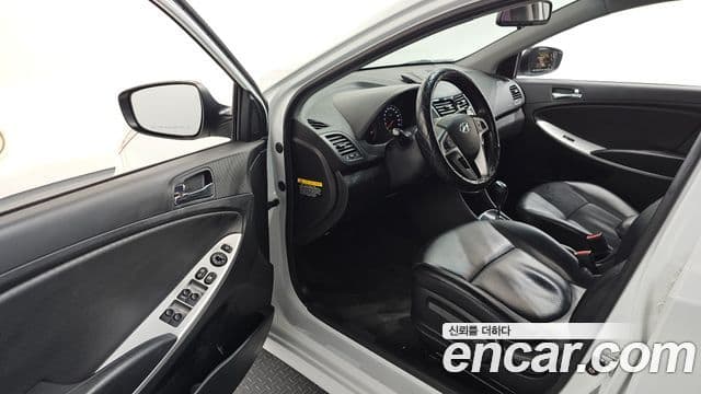 Hyundai Accent(новый кузов / новое поколение) Premier, 2012 10