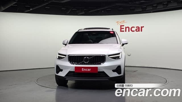 Volvo XC40 B4 Ultimate Bright, 2023 3