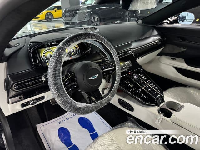 Aston Martin 밴티지 2세대 4.0 V8 купе, 2025 4