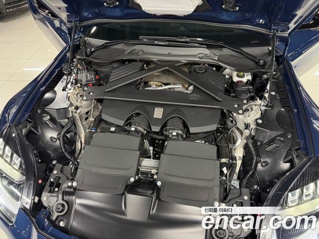 Aston Martin 밴티지 2세대 4.0 V8 купе, 2025 все фото