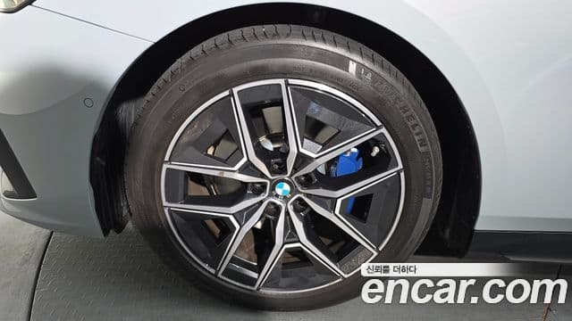 BMW 5시리즈 (G60) 520i M Sport, 2025 все фото