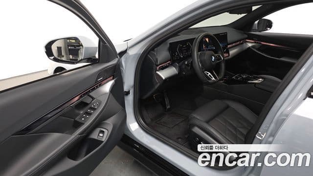 BMW 5시리즈 (G60) 520i M Sport, 2025 13