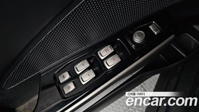 KG모빌리티(SsangYong) Tivoli люксовая версия, 2015 13