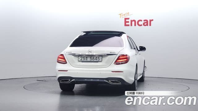 Mercedes-Benz E-класс W213 AMG Line, 2017 4