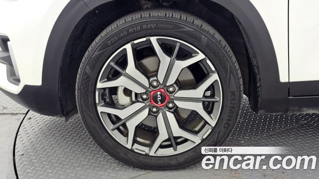 Kia Seltos Signature, 2022 все фото