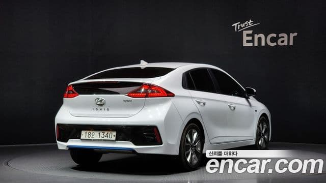 Hyundai Ioniq гибрид Plus, 2017 2