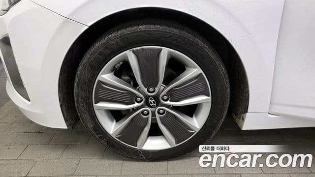 Hyundai Ioniq гибрид Plus, 2017 все фото