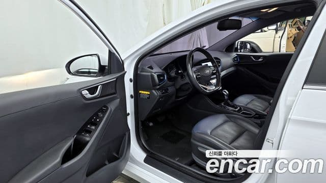 Hyundai Ioniq гибрид Plus, 2017 10