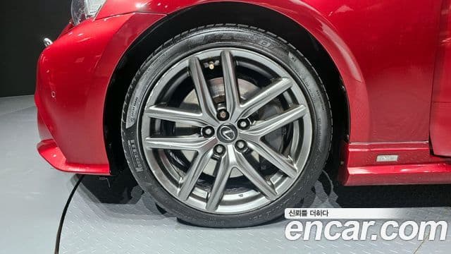 Lexus New IS200t F-Sport, 2016 все фото