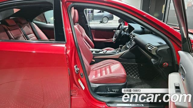 Lexus New IS200t F-Sport, 2016 10