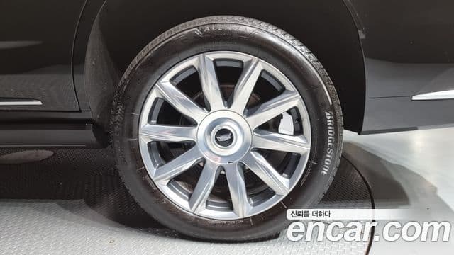 Cadillac Escalade 5세대 Premium Luxury Platinum, 2024 все фото