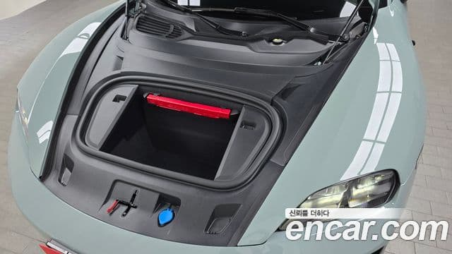 Porsche 타이칸 4S, 2025 6