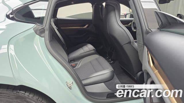 Porsche 타이칸 4S, 2025 12