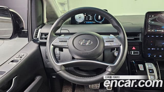 Hyundai Staria Inspiration, 2023 13