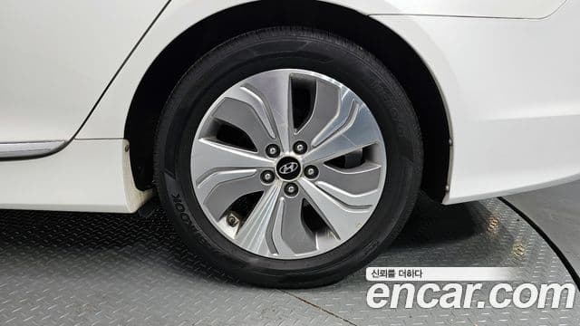 Hyundai Sonata гибрид Premium, 2014 все фото