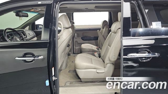 Kia All New Carnival Prestige, 2016 11