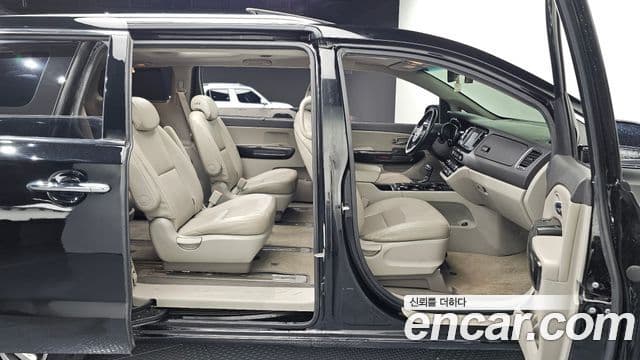 Kia All New Carnival Prestige, 2016 12