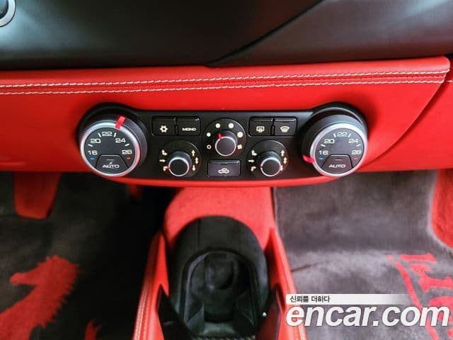 Ferrari 488 스파이더, 2017 12