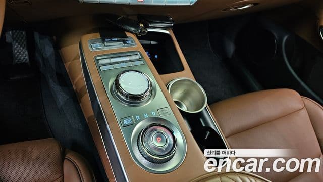 Genesis GV70, 2022 9