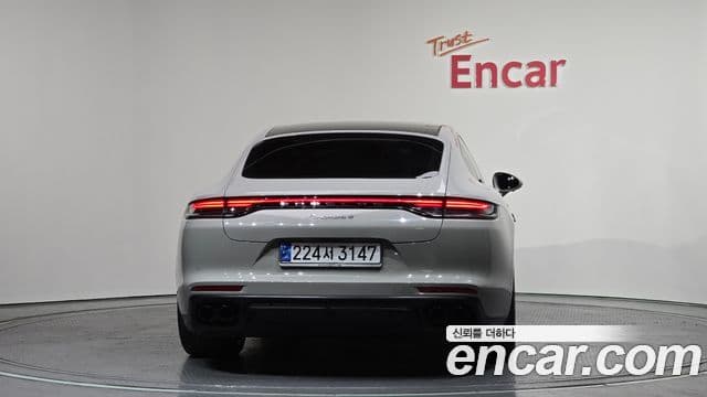 Porsche Panamera (971), 2023 4
