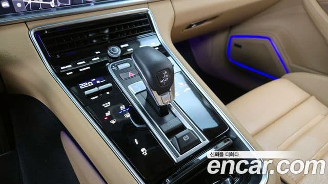 Porsche Panamera (971), 2023 9