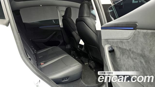 Tesla модель Y Long Range AWD, 2025 11