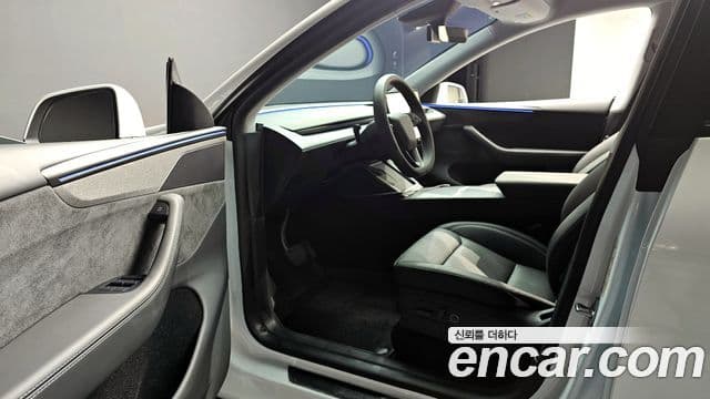 Tesla модель Y Long Range AWD, 2025 12