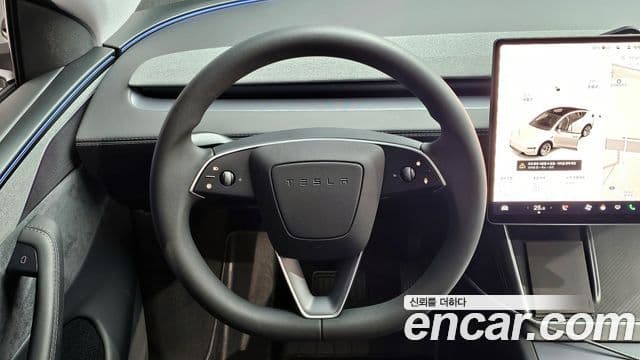 Tesla модель Y Long Range AWD, 2025 13